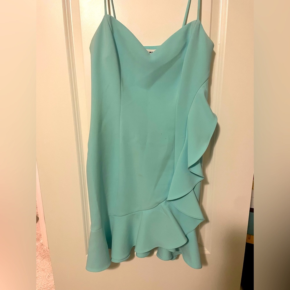 Likely 6 women’s blue ruffle mini dress ✨🌙